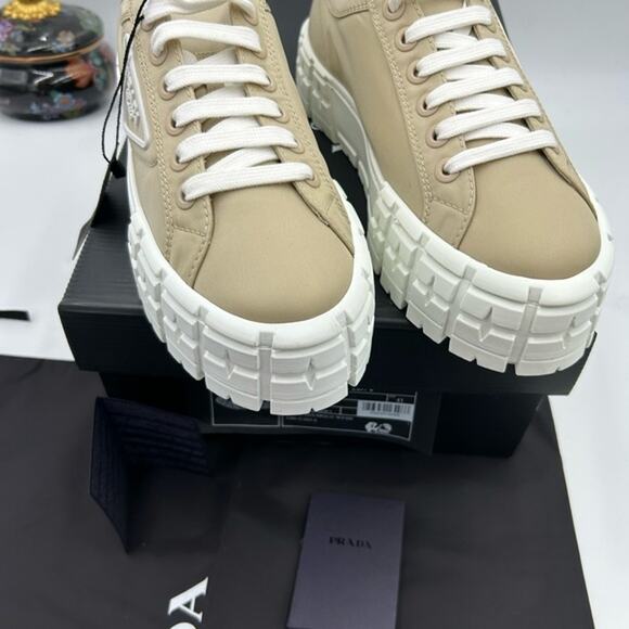 Women's Prada double wheel nylon gabardine sneakers, desert beige size 41 - Picture 3 of 16